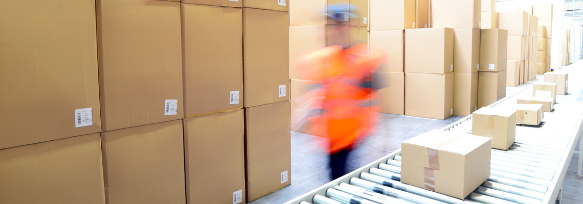 Güter mit Transportverpackungen im Lager